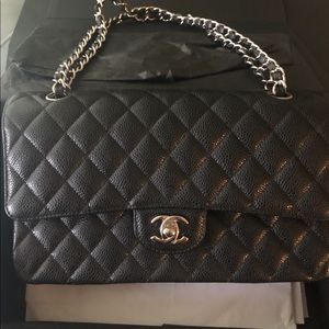 Classic Chanel Medium SHW Caviar leather